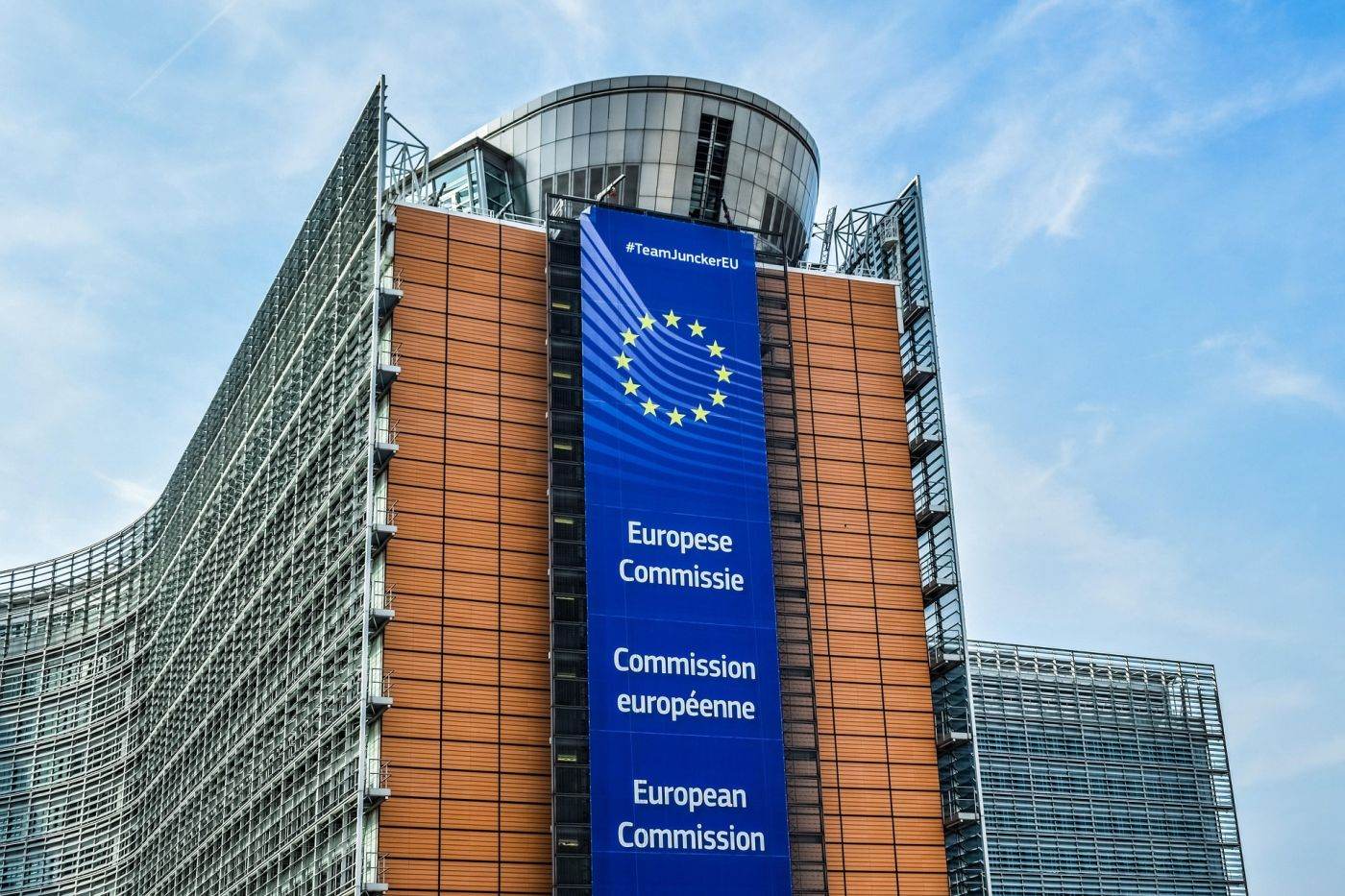 Comisia Europeană desemnează ChatGPT drept motor de căutare VLOSE, iar Reddit şi Roblox drept platforme VLOP